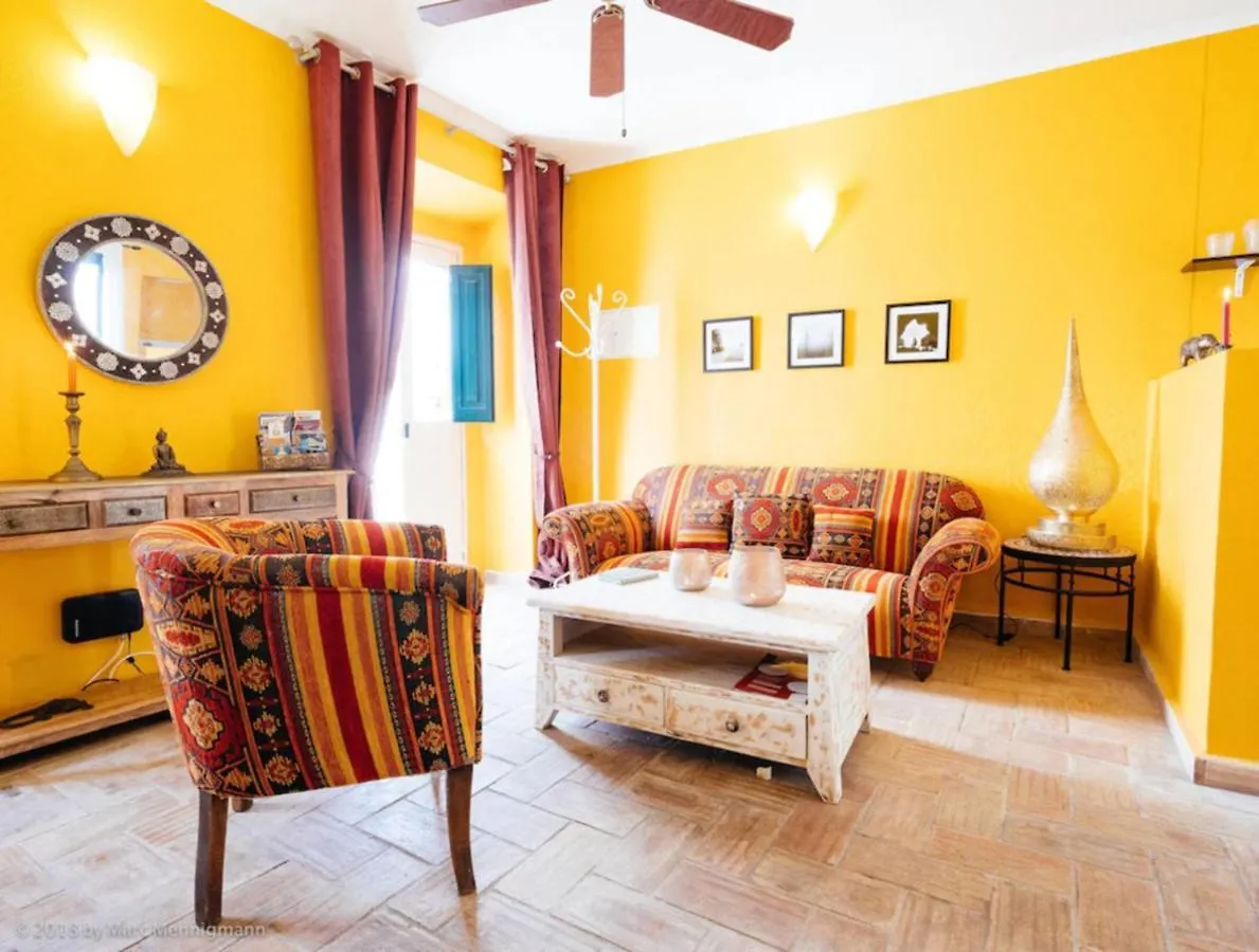 Casinha Canal - Beautifully Restored Moroccan Inspired Townhouse In Lagos Historic Centre Portugal